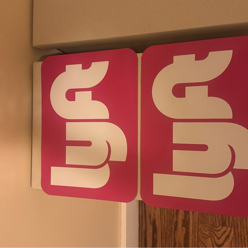 Magnetic Lyft Signs
